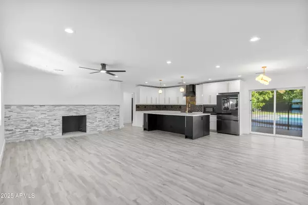 Phoenix, AZ 85016,2502 E WHITTON Avenue