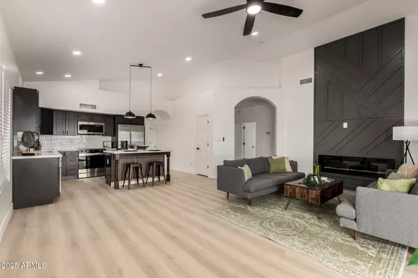 786 S CATALINA Street, Gilbert, AZ 85233