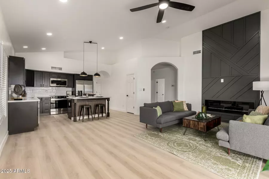 786 S CATALINA Street, Gilbert, AZ 85233