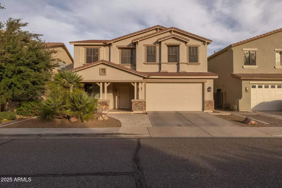 28305 N DESERT NATIVE Street, San Tan Valley, AZ 85143
