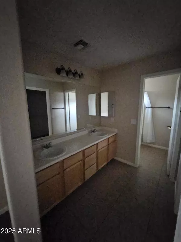 San Tan Valley, AZ 85140,842 E IMPRERIA Street