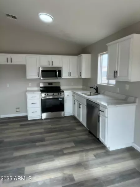 12625 W CABRILLO Drive, Arizona City, AZ 85123