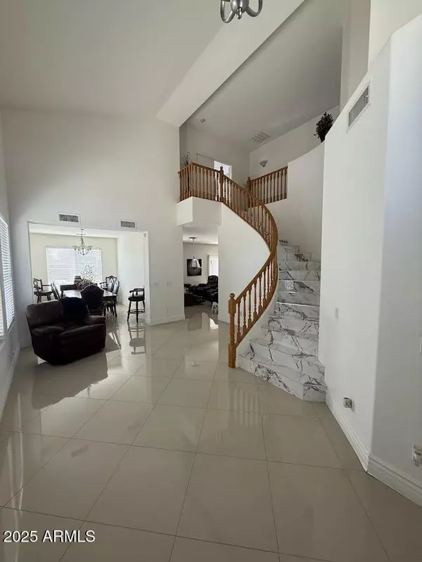 Phoenix, AZ 85043,7105 W GLOBE Avenue