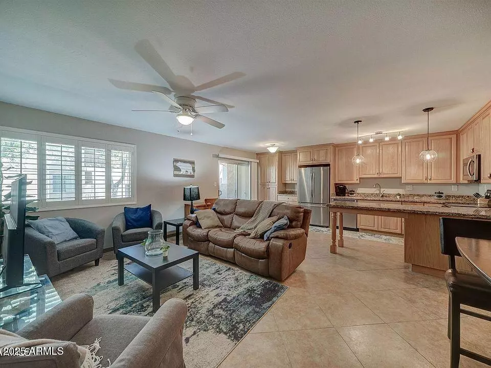 Phoenix, AZ 85018,5525 E THOMAS Road #H3