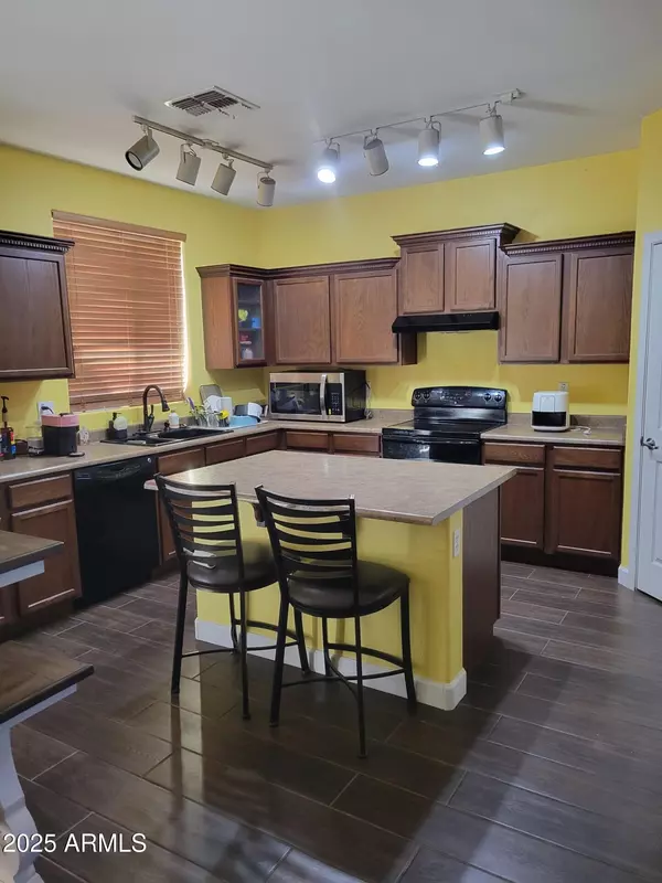 Tolleson, AZ 85353,10211 W Hilton Avenue