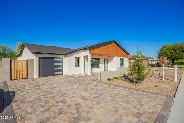 Phoenix, AZ 85014,5712 N 11TH Place