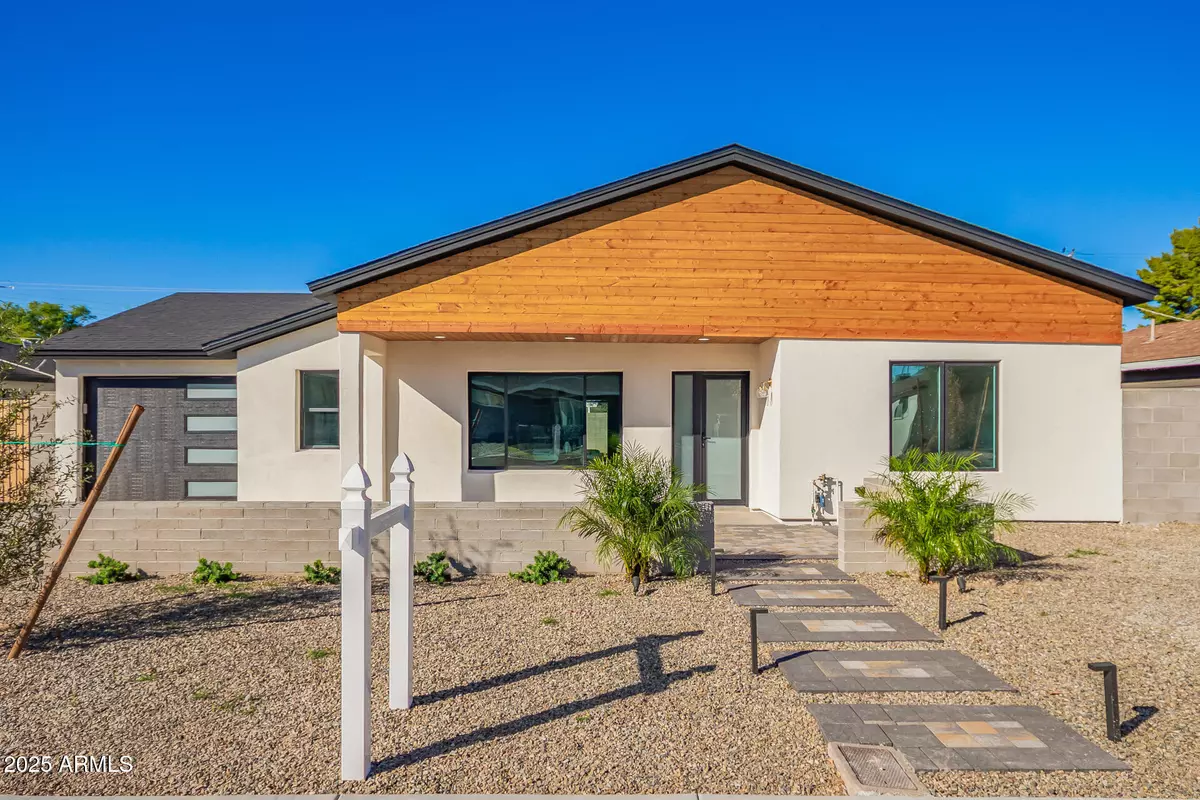 Phoenix, AZ 85014,5712 N 11TH Place