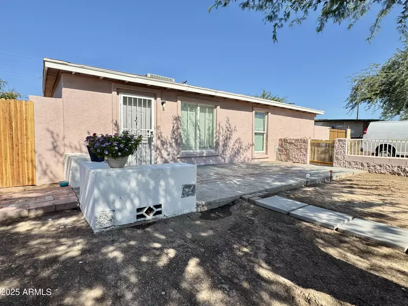 3946 W HOLLY Street, Phoenix, AZ 85009