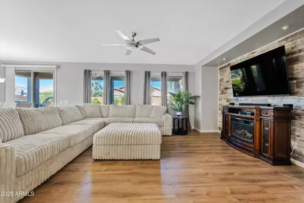 San Tan Valley, AZ 85140,78 W WHITE OAK Avenue