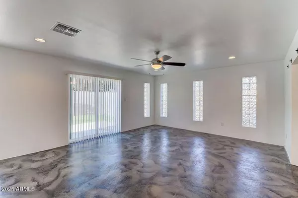 Scottsdale, AZ 85257,8338 E GRANADA Road