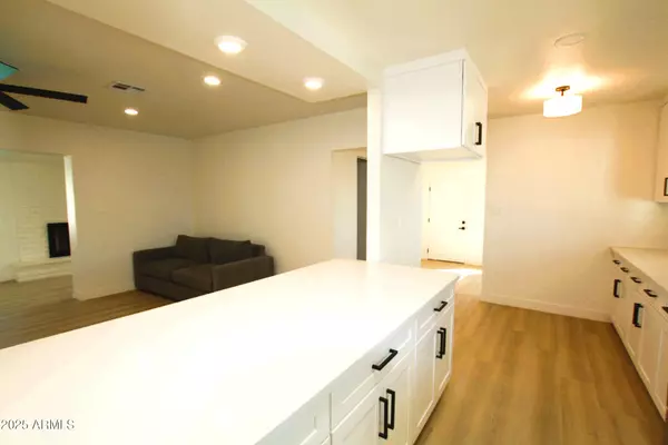 Mesa, AZ 85201,443 N SYCAMORE --