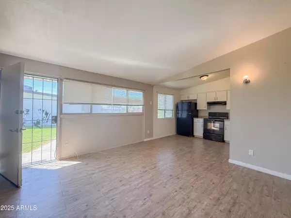 Phoenix, AZ 85015,2123 W DEVONSHIRE Avenue #15