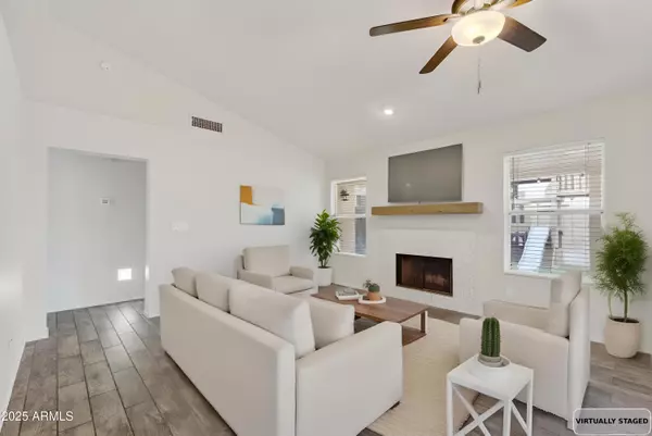 Gilbert, AZ 85234,907 N FALCON Drive