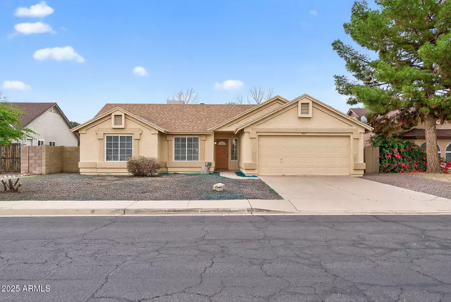 907 N FALCON Drive, Gilbert, AZ 85234