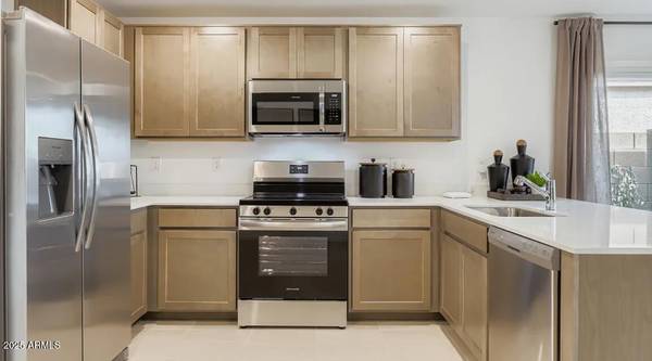 Phoenix, AZ 85037,9623 W PICCADILLY Road