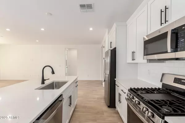 Glendale, AZ 85302,5449 W LOMA Lane