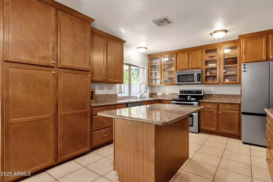 3011 S EXTENSION Road, Mesa, AZ 85210