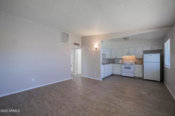Phoenix, AZ 85015,2139 W DEVONSHIRE Avenue #4
