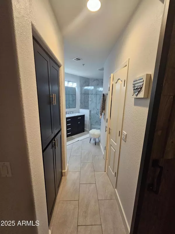 Phoenix, AZ 85028,11640 N TATUM Boulevard #1035