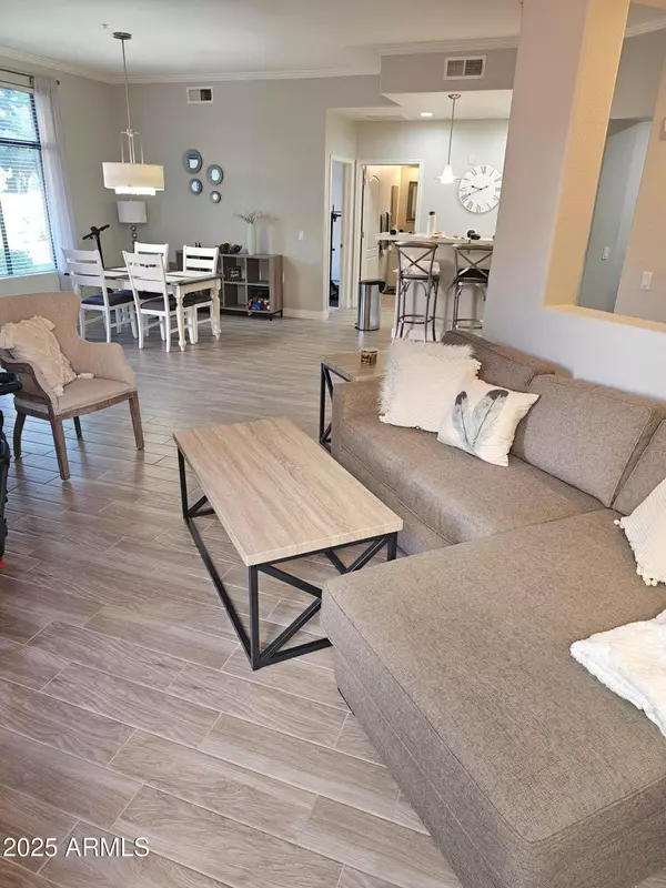 Phoenix, AZ 85028,11640 N TATUM Boulevard #1035