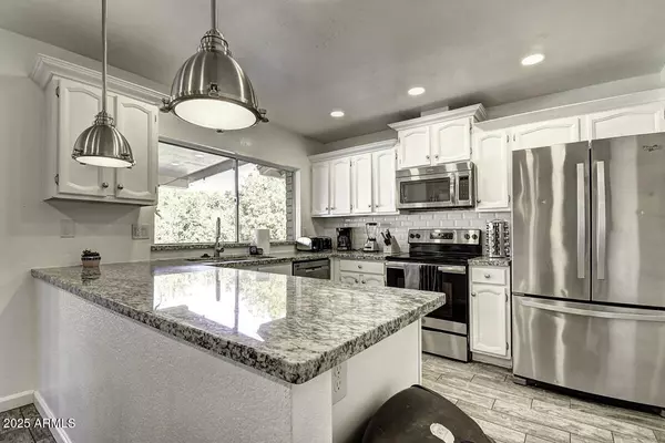 Phoenix, AZ 85032,4524 E KELTON Lane