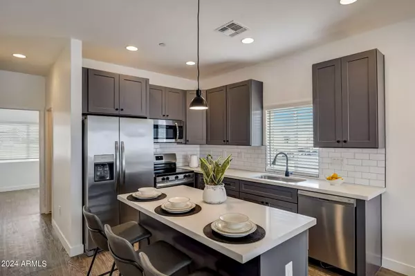 Phoenix, AZ 85018,3645 E EARLL Drive #15