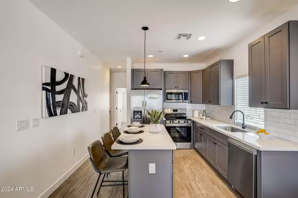 Phoenix, AZ 85018,3645 E EARLL Drive #15