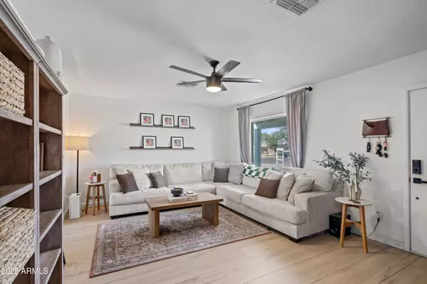 Phoenix, AZ 85016,2201 E WELDON Avenue