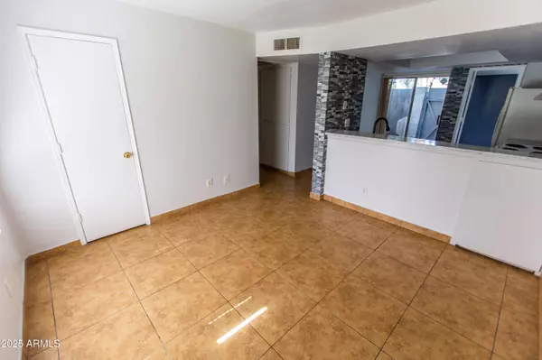 Phoenix, AZ 85024,19601 N 7TH Street #1101