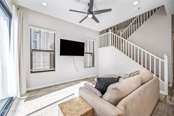 Scottsdale, AZ 85254,4827 E VILLAGE Drive