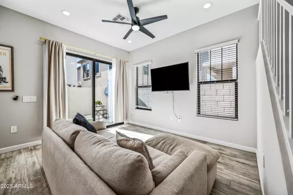 Scottsdale, AZ 85254,4827 E VILLAGE Drive