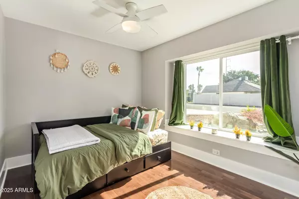 Phoenix, AZ 85024,1118 E WICKIEUP Lane