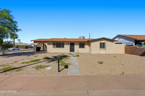 Phoenix, AZ 85041,530 W DESERT Drive