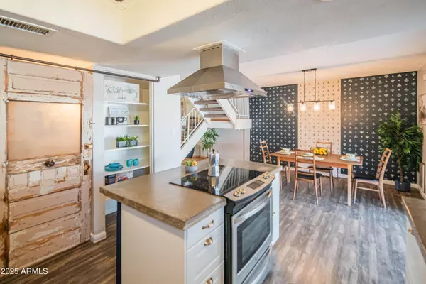 Phoenix, AZ 85051,3203 W ROYAL PALM Road