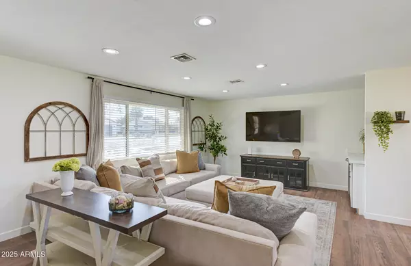 Scottsdale, AZ 85257,6918 E PALM Lane E