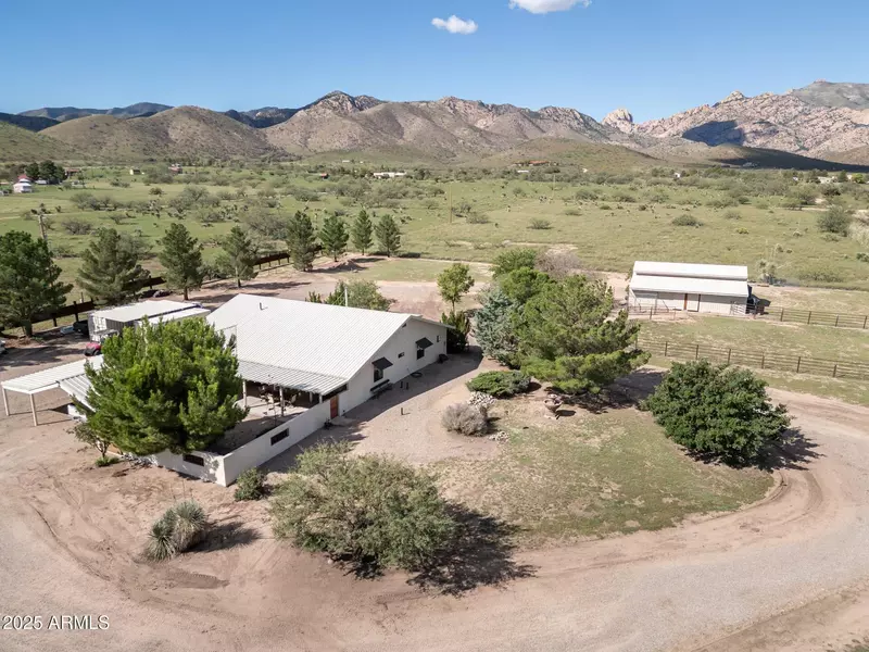 712 W TREASURE Road, Pearce, AZ 85625