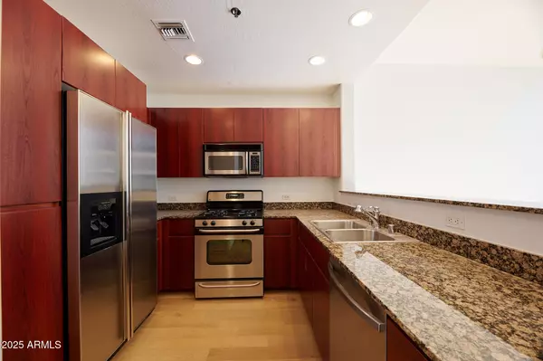 Phoenix, AZ 85003,17 W vernon Avenue #621