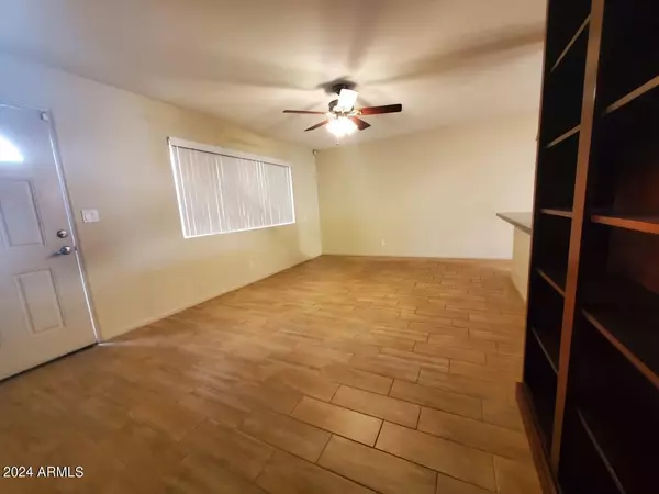 Tempe, AZ 85282,2525 S COLLEGE Avenue #8