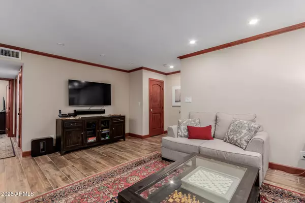 Phoenix, AZ 85018,5525 E THOMAS Road #E3