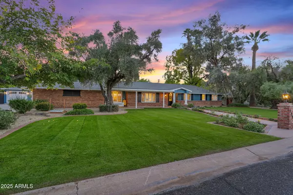 Phoenix, AZ 85013,229 W BERRIDGE Lane