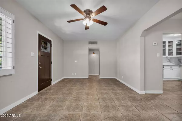 Phoenix, AZ 85014,4632 N 14TH Street