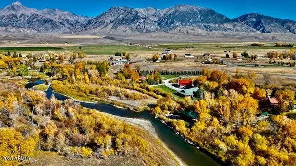 5950 W TABLE MESA Road, New River, AZ 85087