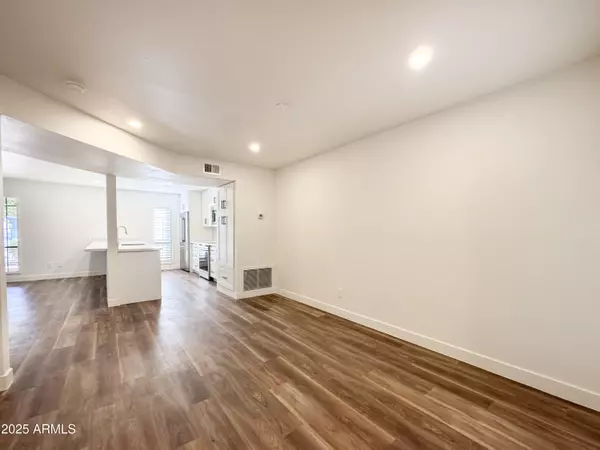 Phoenix, AZ 85016,5217 N 24TH Street #103