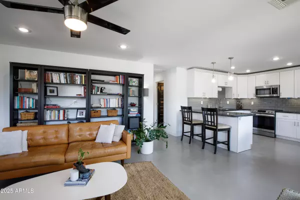 Phoenix, AZ 85014,1218 E CLARENDON Avenue