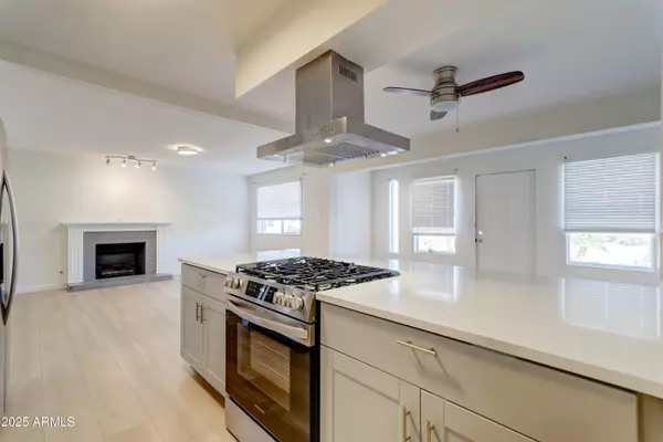 Phoenix, AZ 85032,2427 E MARMORA Street