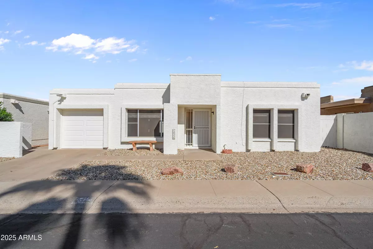 Phoenix, AZ 85022,1018 E MICHELLE Drive