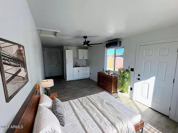 Phoenix, AZ 85033,4316 N 72ND Avenue