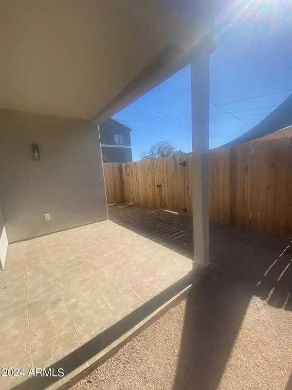 Phoenix, AZ 85021,1613 W MOUNTAIN VIEW Road #B