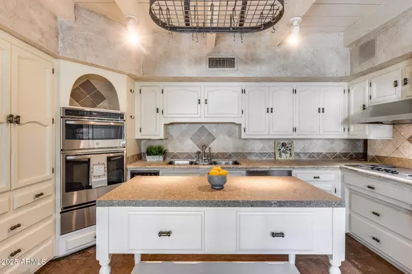 Scottsdale, AZ 85250,6701 N SCOTTSDALE Road #11