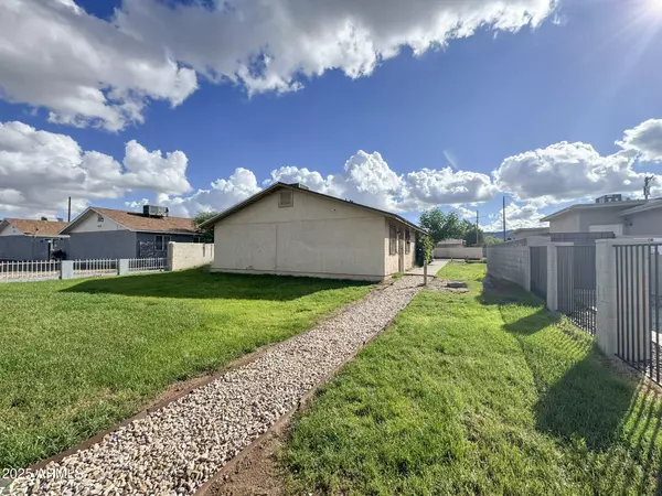 Phoenix, AZ 85040,2931 E ATLANTA Avenue #2